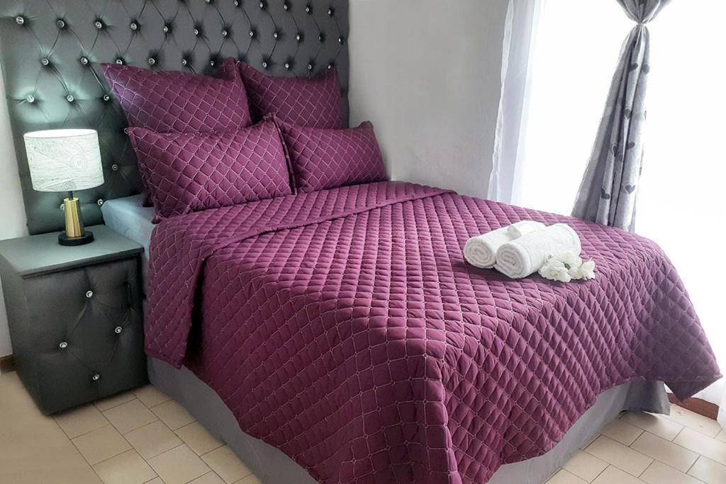 Queens Palace Pretoria Room photo