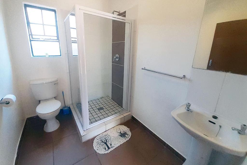 Queens Palace Pretoria Room photo