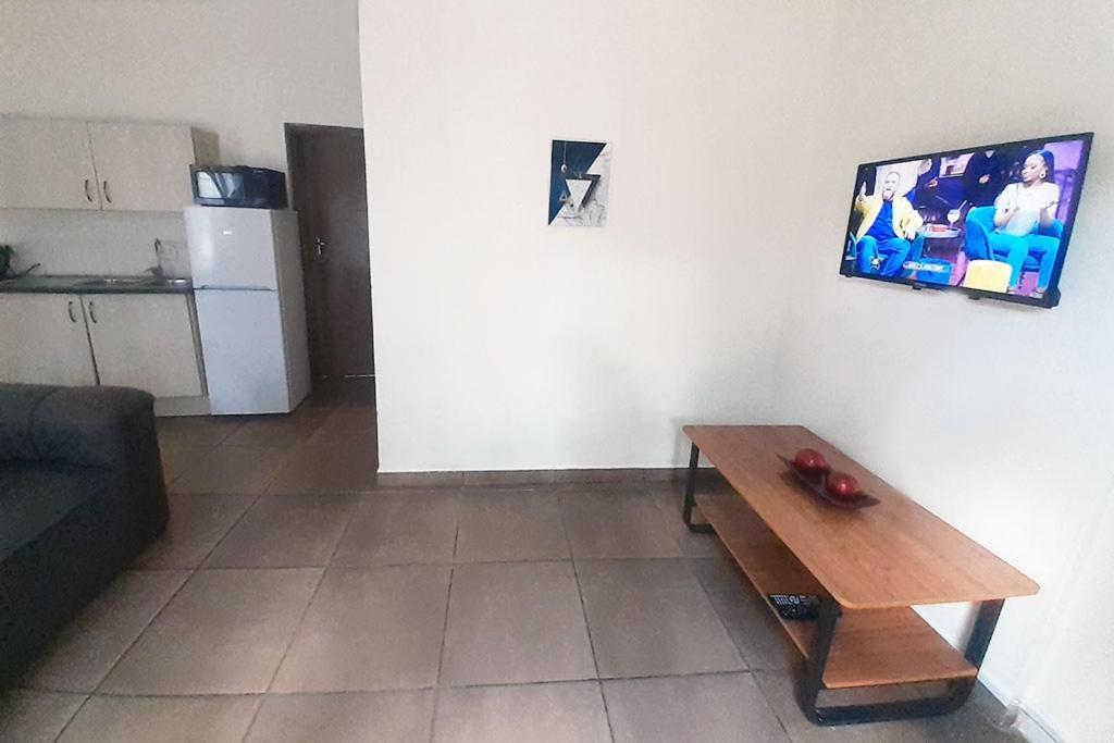 Queens Palace Pretoria Room photo