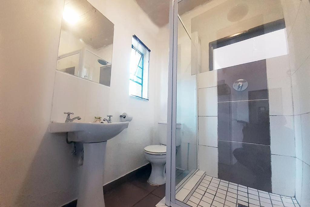 Queens Palace Pretoria Room photo
