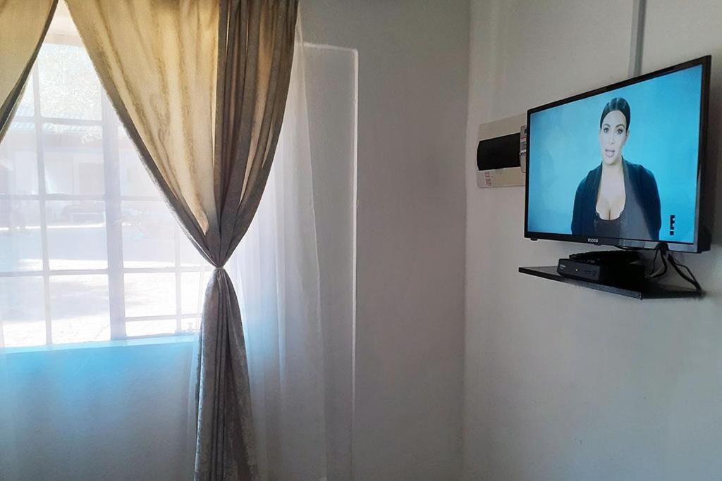 Queens Palace Pretoria Room photo