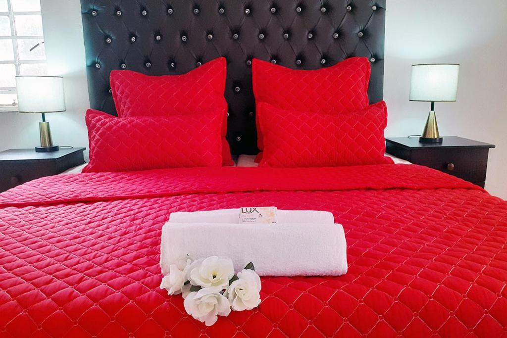 Queens Palace Pretoria Room photo