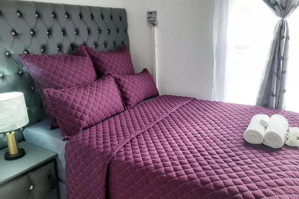 Queens Palace Pretoria Room photo