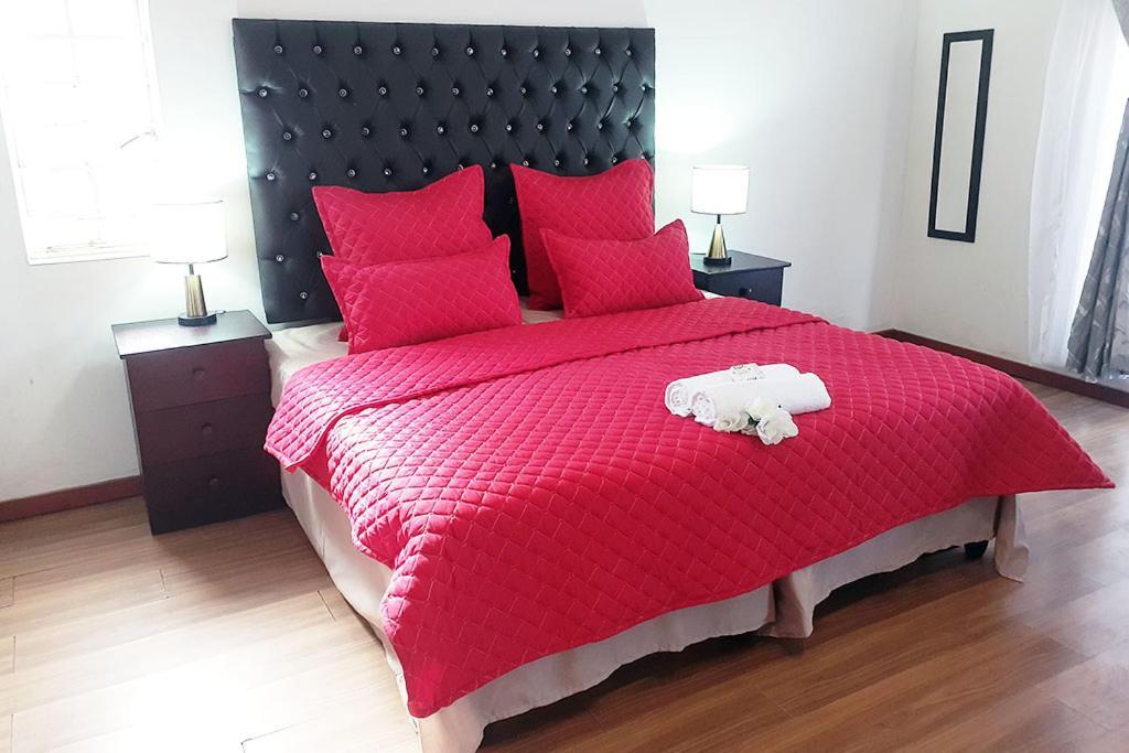 Queens Palace Pretoria Room photo